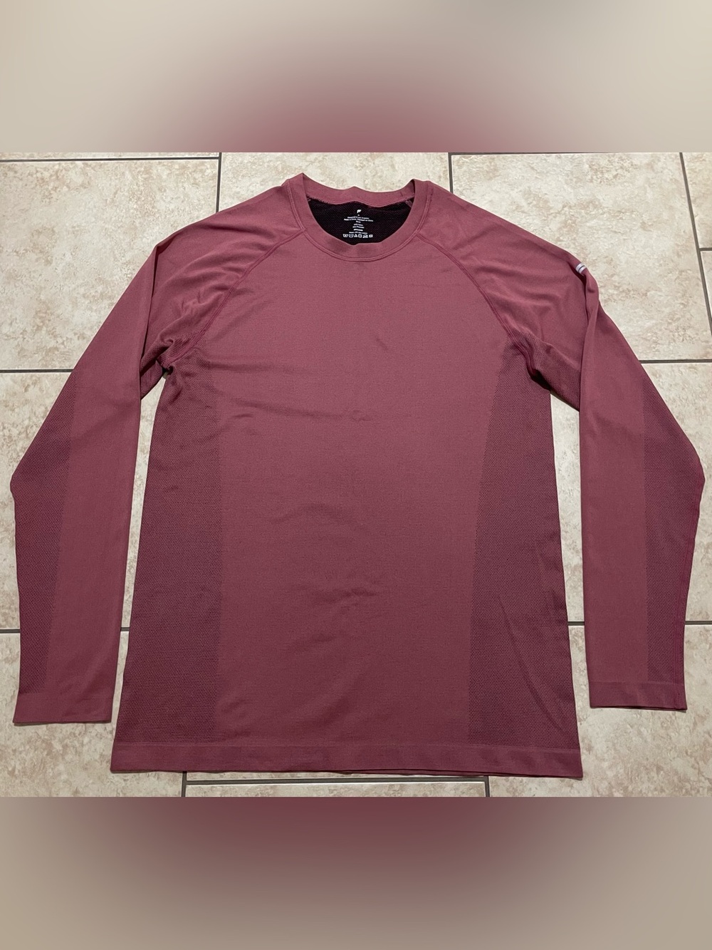 Fabletics Men's Long-Sleeve Athletic Shirt Size M